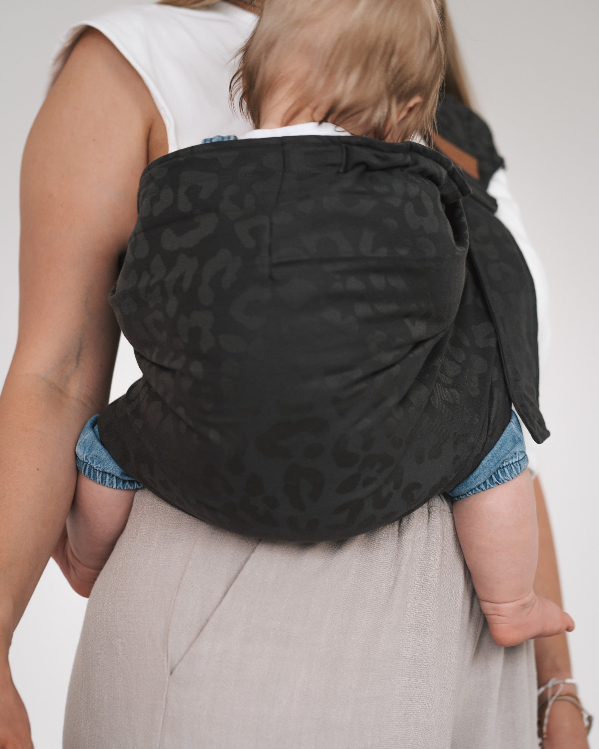Qookie Go - Hip Carrier - Leo Beige