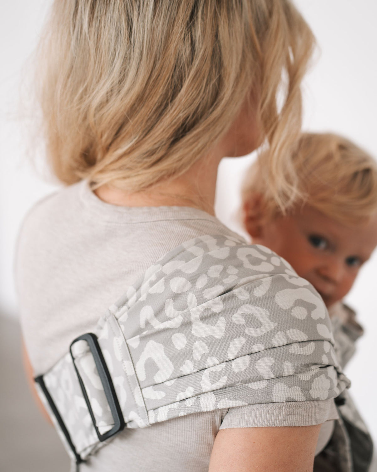 Qookie Go - Hip Carrier - Leo Gray