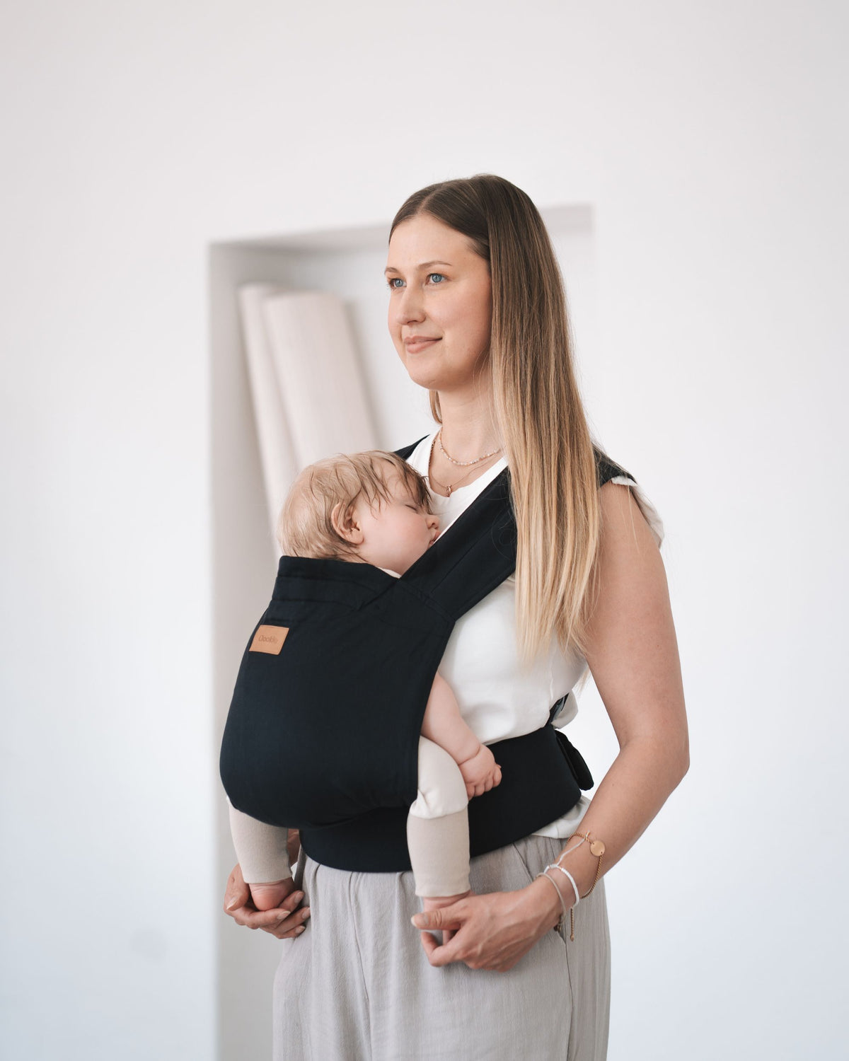 Qookie Vario - Full Buckle Baby Carrier - Black