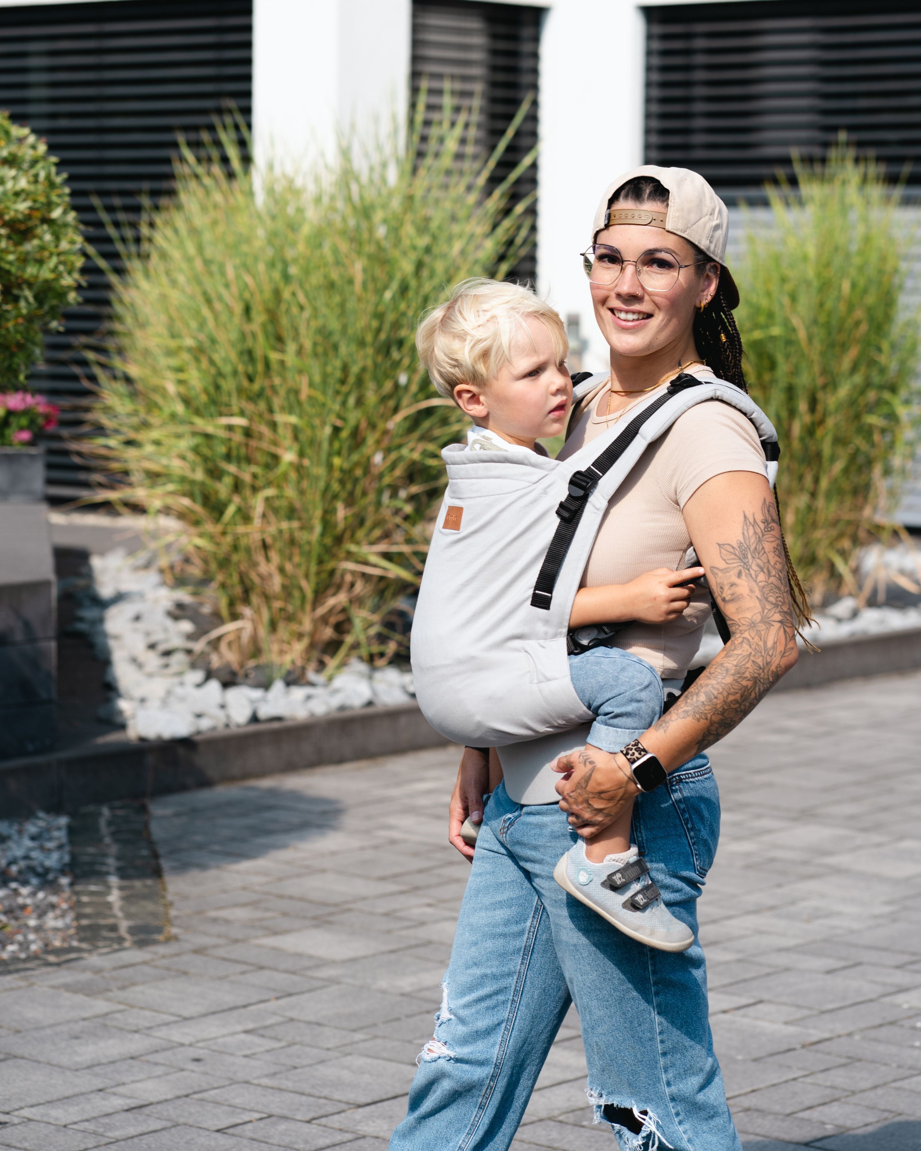 Qookie Ultimo - Toddler Carrier - Grey