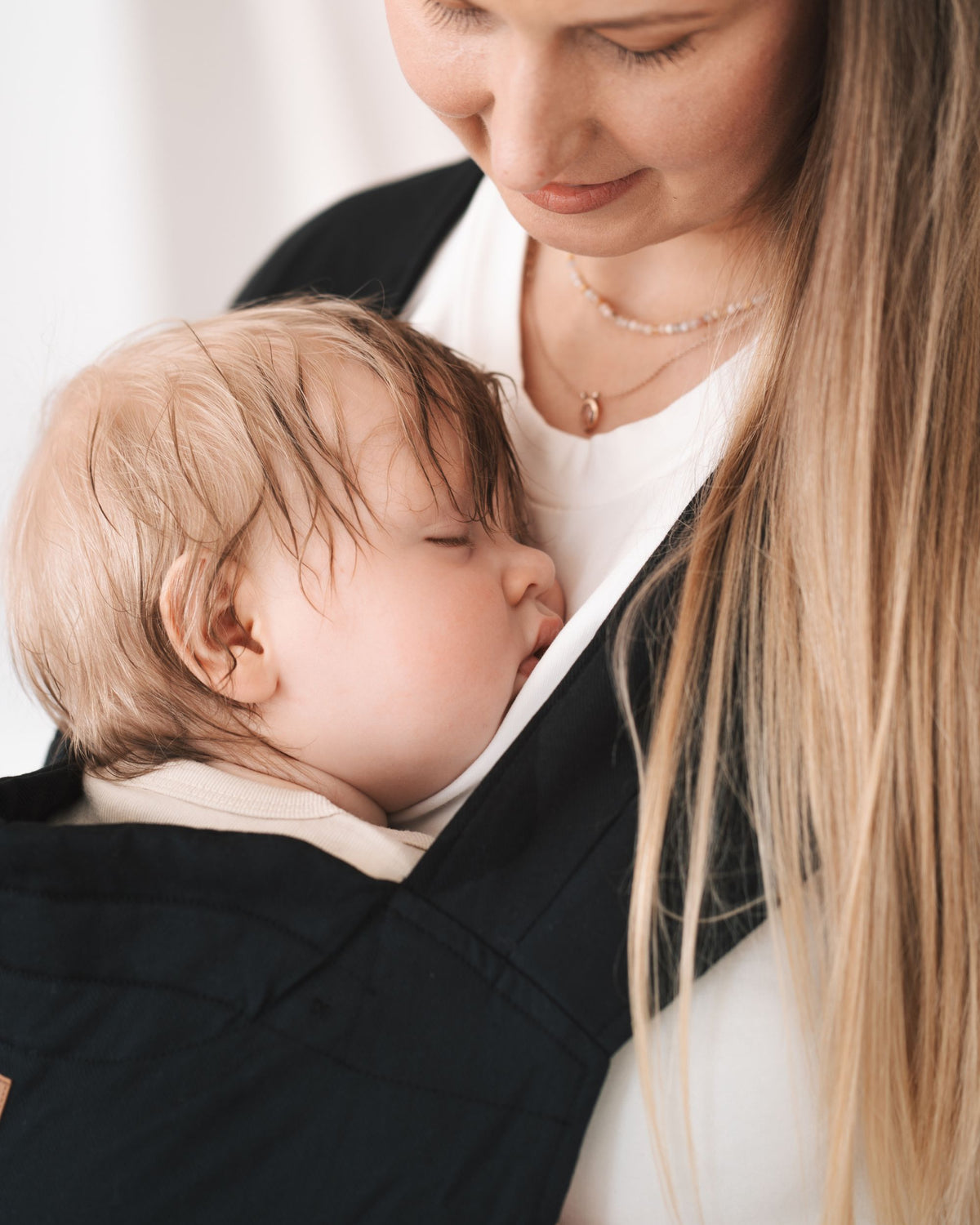 Qookie Vario - Full Buckle Baby Carrier - Black